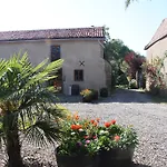 At Le Prielle Nyaraló *