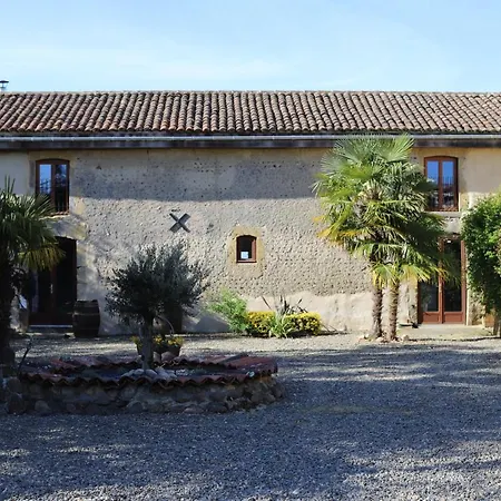 Сasa de vacaciones At Le Prielle *
